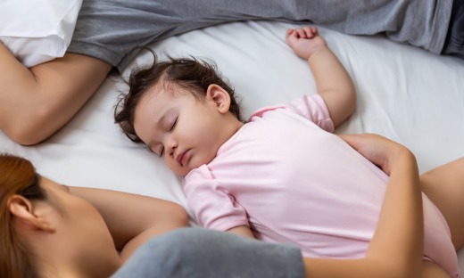 anak tidur dengan orang tua