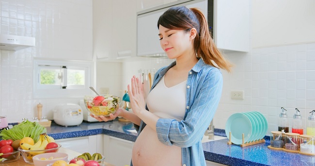makanan yang dilarang untuk ibu hamil, alodokter