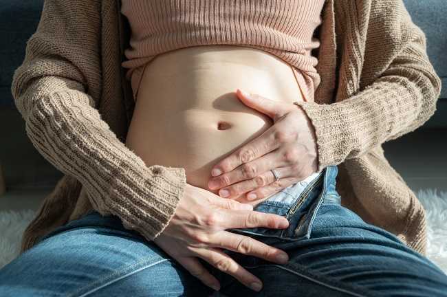 cara mengetahui kehamilan dengan memegang perut, diary bunda