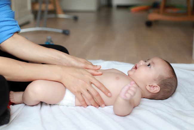 cara memijat anak muntah masuk angin, diary bunda